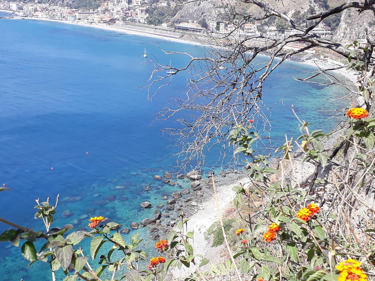 B&B Fragranza Di Sicilia Giardini Naxos Exterior photo